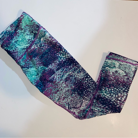 Fabletics Animal Impressions Cropped Leggings - Size XS - Picture 4 of 6